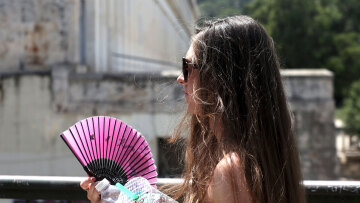 Καιρός: Ξεκινά τριήμερο έντονης ζέστης από την Τετάρτη με κορύφωση την Παρασκευή - Ποιες περιοχές θα «βράσουν» 