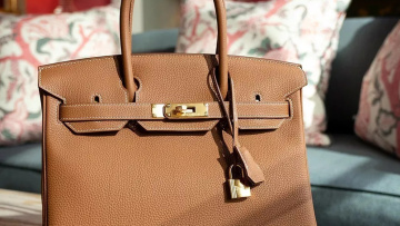 Birkin bag: Η πιο ακριβή τσάντα στον κόσμο και το απίστευτο παρασκήνιο με τη λίστα αναμονής
