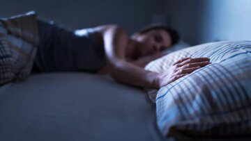 Ζευγάρια: Ο ένας στους τρεις φεύγει κάθε βράδυ από την κρεβατοκάμαρα - Αυτός είναι ο λόγος