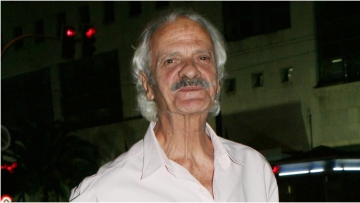 Σπύρος Φωκάς: Στο νοσοκομείο ο ηθοποιός  μετά τις φωτιές κοντά στο σπίτι του