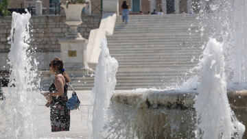 Καύσωνας: «Καμπανάκι» από το υπ. Υγείας - Οι 9 κατηγορίες πολιτών που κινδυνεύουν