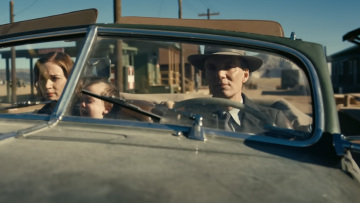 Κρίστοφερ Νόλαν - Oppenheimer: Ήταν «κατάλληλα νευρικός» για την πρώτη ερωτική σκηνή σε ταινία του 