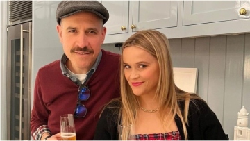 Ρις Γουίδερσπουν: Ο πρώην σύζυγός της εθεάθη με νέα γυναίκα 4 μήνες μετά τον χωρισμό τους