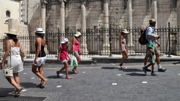 Καύσωνας - Καιρός: Ισχυρό το κύμα για τις επόμενες επτά ημέρες - Στον «φούρνο» την Κυριακή
