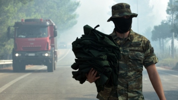 Στη «μάχη» της κατάσβεσης των πυρκαγιών οι ένοπλες δυνάμεις σήμερα