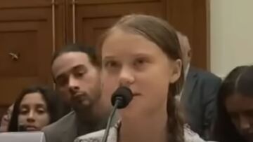 Γκρέτα Τούνμπεργκ: Πρόστιμο στην ακτιβίστρια - Δεν υπάκουσε στις εντολές της αστυνομίας σε διαδήλωση