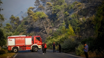 Φωτιά στη Ρόδο: Νέο μήνυμα του 112 για εκκένωση σε Γεννάδι, Λαχανιά και Πλημμύρι