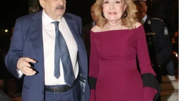 Μαριάννα Βαρδινογιάννη: Όταν περιέγραφε τις δύσκολες στιγμές στην Αμοργό με τον εξόριστο τότε σύζυγό της