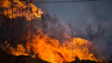 Μαγνησία: Χωρίς νερό και ρεύμα περιοχές του Βόλου - Τρεις τραυματίες μεταφέρθηκαν από την εθνική οδό στο νοσοκομείο