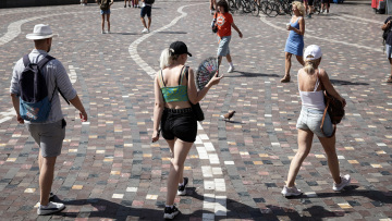 Καιρός-Καύσωνας: Σήμερα η πιο καυτή ημέρα - Πρόβλεψη ακόμα και για 48 βαθμούς Κελσίου