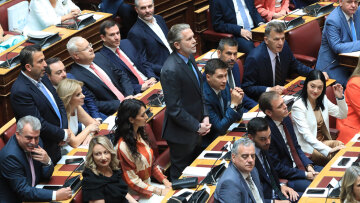 ΠΑΣΟΚ: Καταψηφίζει το νομοσχέδιο που δίνει αυξήσεις σε υπαλλήλους και συνταξιούχους μετά από 14 χρόνια