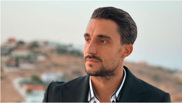 Σάκης Κατσούλης για τη διάγνωση με αιφνίδια βαρηκοΐα: Δεν είναι σίγουρη η επαναφορά της ακοής
