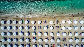 Από 2.000 έως και 60.000 ευρώ τα πρόστιμα για τις παραλίες  