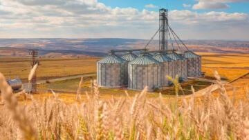 Πόλεμος στην Ουκρανία: Κίεβο και Βαρσοβία κατέληξαν σε συμφωνία για τα σιτηρά - Τι προβλέπει