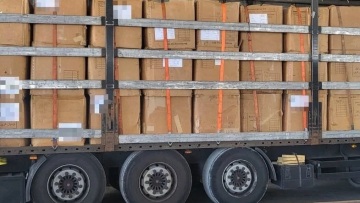 Πάτρα: Μπλόκο σε φορτηγό με λαθραία καπνά πριν φύγει για Ιταλία - Κατασχέθηκαν πάνω από 14 τόνοι