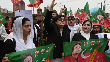 Πακιστάν: Πέντε χρόνια στέρηση πολιτικών δικαιωμάτων για τον πρώην πρωθυπουργό Ιμράν Χαν