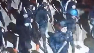 Νέα Φιλαδέλφεια: Νέο βίντεο με τους Κροάτες χούλιγκαν οπλισμένους σαν τάγμα εφόδου - Καρέ καρέ η διαδρομή ως τη φονική επίθεση