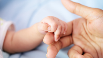 Χανιώτης γυναικολόγος ο «εγκέφαλος» του κυκλώματος με τις παράνομες υιοθεσίες