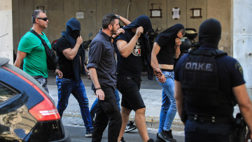 Νέα Φιλαδέλφεια: Στο «μικροσκόπιο» τα κινητά των χούλιγκανς που σκότωσαν τον Μιχάλη - Ψάχνουν επικοινωνίες με εγχώριους συνεργούς τους