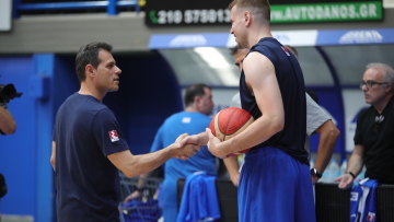 Εθνική Ελλάδος: Κόντρα Αγραβάνη με Ιτούδη - «Πες για τις βρισιές σου στα σέρβικα»