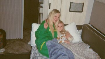 Τόρι Σπέλινγκ: Δείχνει στο κοινό της φωτογραφίες από τη νέα της ζωή στο τροχόσπιτο 