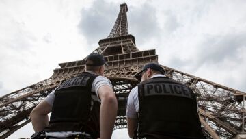 Γαλλία: Εκκενώθηκε προσωρινά ο Πύργος του Άιφελ έπειτα από απειλή για βόμβα