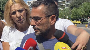 Στην Ευελπίδων ο αδερφός του Μιχάλη Κατσουρή: «Ζητώ να αποδοθεί δικαιοσύνη»