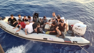 Ρόδος: Συνελήφθησαν 2 διακινητές μετά από καταδιώξεις σε δύο διαφορετικές επιχειρήσεις του Λιμενικού - Δείτε φωτογραφίες