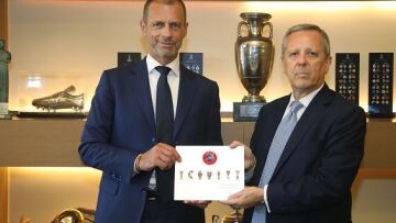  ΕΠΟ: Ο Μπαλτάκος συναντήθηκε με τον Τσέφεριν - Δείτε βίντεο 