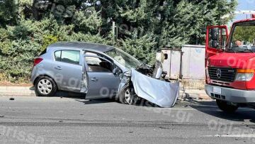 Τροχαίο στη Λάρισα: Σε σοβαρή κατάσταση 59χρονος έπειτα από σύγκρουση δύο ΙΧ - Δείτε φωτογραφίες