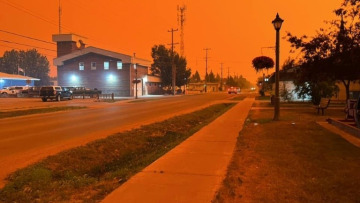 Καναδάς: Εκκενώνεται πόλη 20.000 ανθρώπων λόγω δασικών πυρκαγιών