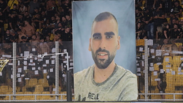 ΑΕΚ - Ντιναμό Ζάγκρεμπ: Η φωτογραφία του Μιχάλη στο πέταλο της Original 21