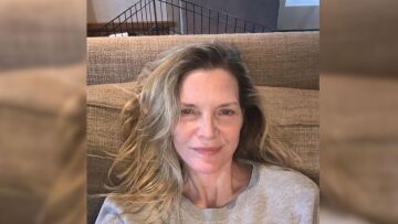 Μισέλ Φάιφερ: Σε μια selfie χωρίς μακιγιάζ όπου την αποθεώνουν - «Πραγματικά δεν γερνάς»