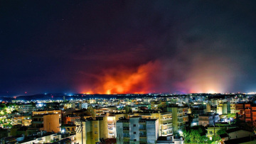 Φωτιά στην Αλεξανδρούπολη: Δεύτερη νύχτα αγωνίας σε τρία πύρινα μέτωπα - Πώς θα εξελιχθούν οι άνεμοι μέχρι το πρωί