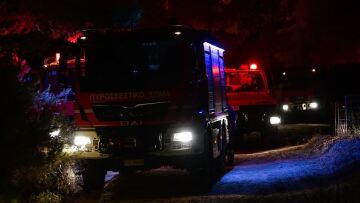 Φωτιά τώρα στον Άγιο Θωμά Ηρακλείου - Ισχυρές πυροσβεστικές δυνάμεις στο σημείο