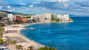 Ομαδικός βιασμός Βρετανίδας τουρίστριας στη Μαγιόρκα - Οι 8 ύποπτοι «δεν γνωρίζονταν όλοι μεταξύ τους»