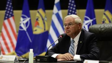 Ρόμπερτ Μενέντεζ: Στην Κύπρο ο Αμερικανός γερουσιαστής - Θα συναντηθεί με τον Νίκο Χριστοδουλίδη