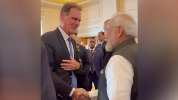 Η συνάντηση του Νίκου Παπανδρέου με τον Ινδό πρωθυπουργό στην Αθήνα 