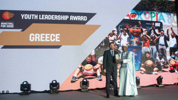 FIBA: Επανεκλογή Ζώη στο Κεντρικό Γραφείο και βράβευση ΕΟΚ