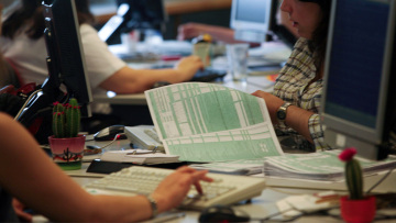 Φορολογικές δηλώσεις: Χωρίς επιπλέον φόρο το 64% των εκκαθαριστικών – Λήγει η προθεσμία στις 31 Αυγούστου