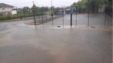 Τρίκαλα: Ισχυρό μπουρίνι μετέτρεψε τους δρόμους σε ποτάμια, χωρίς ρεύμα οικισμοί (βίντεο και φωτογραφίες)
