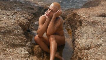 Τάσος Ξιαρχό: Φωτογραφήθηκε γυμνός στη θάλασσα