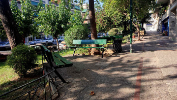 Πυροβολισμοί έξω από σχολείο στην Πανόρμου - Τραυματίστηκαν δύο νεαρά άτομα