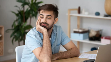 Αυτό είναι το Νο1 σύμπτωμα της κατάθλιψης – Δεν είναι η στεναχώρια