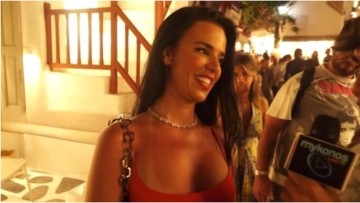 Ιβάνα Κνολ: Το «κορίτσι του Μουντιάλ» αγαπάει τη Μύκονο και το ελληνικό φαγητό 