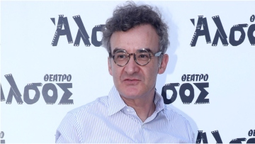 Νίκος Ορφανός: «Είχαμε μάθει στο θέατρο να "συγχωρούμε" τους "παλιοχαρακτήρες" και αυτό πρέπει να σταματήσει…»