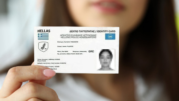 Νέες ταυτότητες: Από 25 Σεπτεμβρίου η έκδοσή τους - «Ούτε τσιπάκια έχουν, ούτε κάμερες», επισημαίνει ο Μητσοτάκης