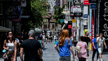 Εγκρίθηκε νέο εμβόλιο της Pfizer για τον κορωνοϊό - «Γρίπη και COVID-19 θα κυκλοφορούν παράλληλα τον χειμώνα»