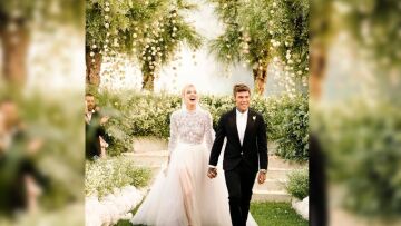 Κιάρα Φεράνι: Γιόρτασε πέντε χρόνια γάμου με τον Φέντεζ - Οι φωτογραφίες από τον γάμο τους