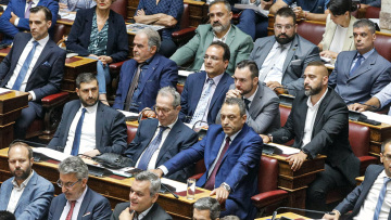 Σπαρτιάτες: Εμφύλιος πόλεμος για το email και τη σφραγίδα - Εξώδικο Κατσιβαρδά σε Στίγκα